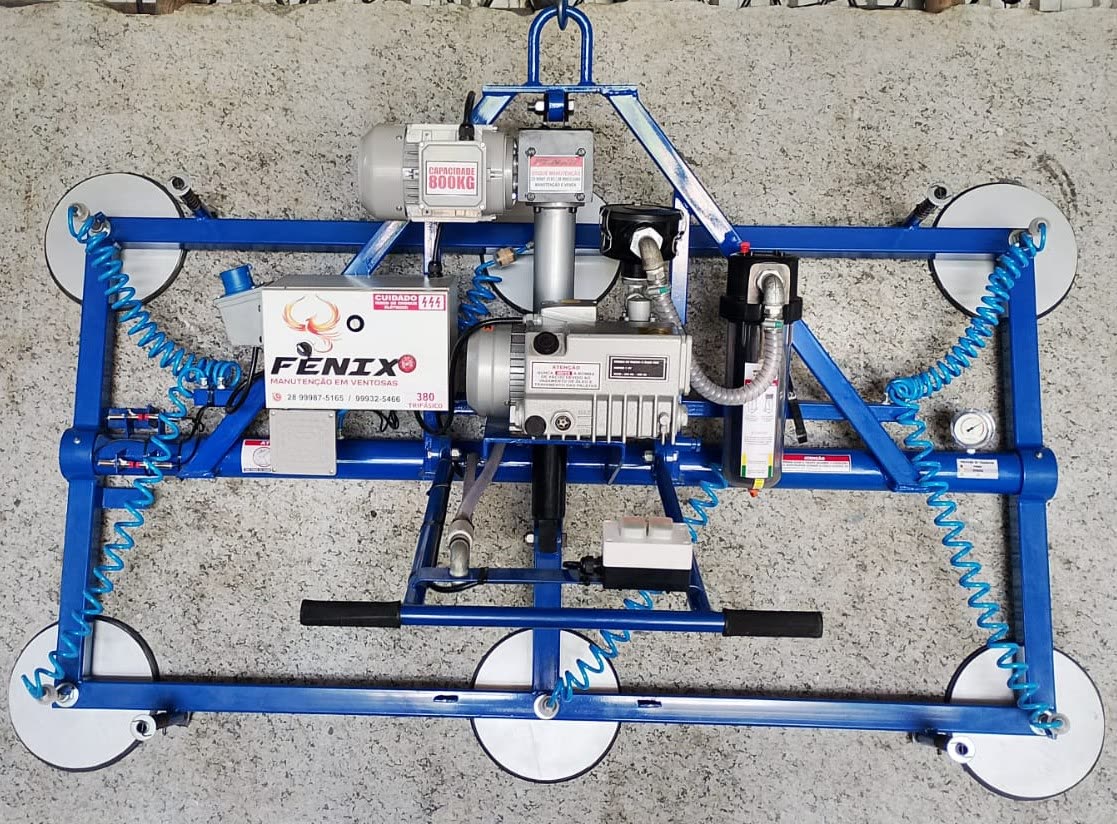 Transportador de carga FENIX de 6 ventosas com bomba de 30 m³ e basculamento.